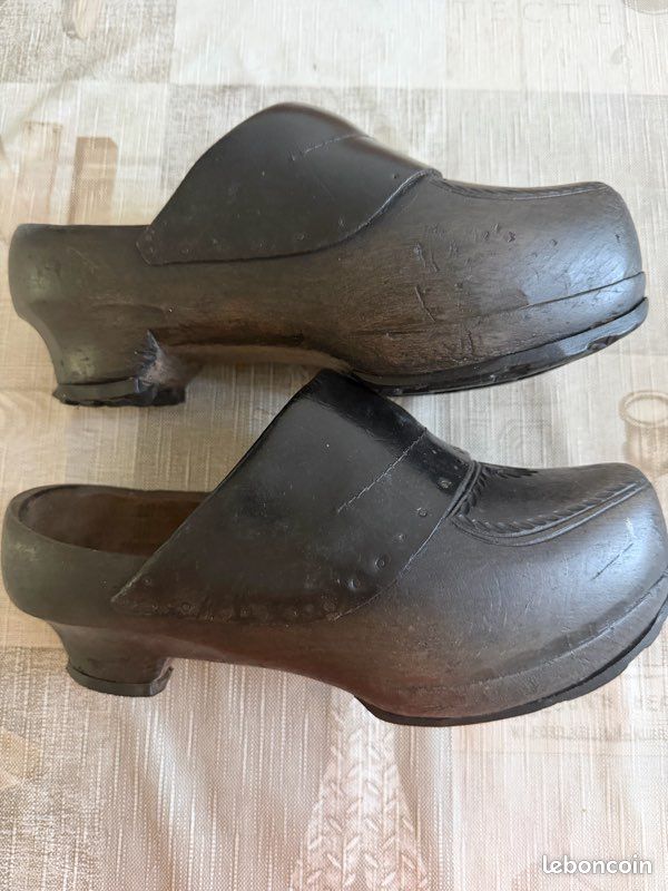Paire de sabots anciens (image 3)