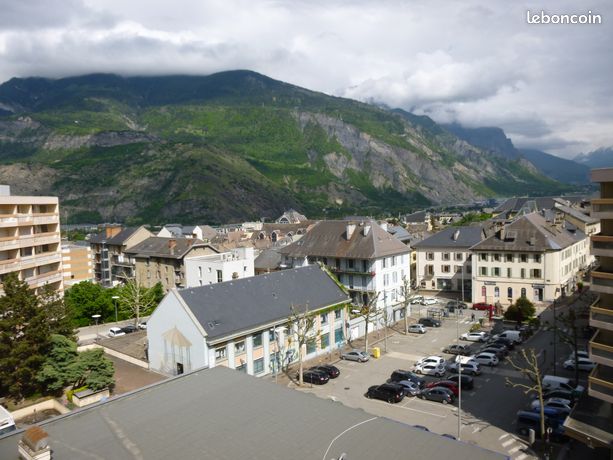 https://img.leboncoin.fr/api/v1/lbcpb1/images/06/02/87/0602877649b5787b7441567efecfe07560caa3d2.jpg?rule=ad-image