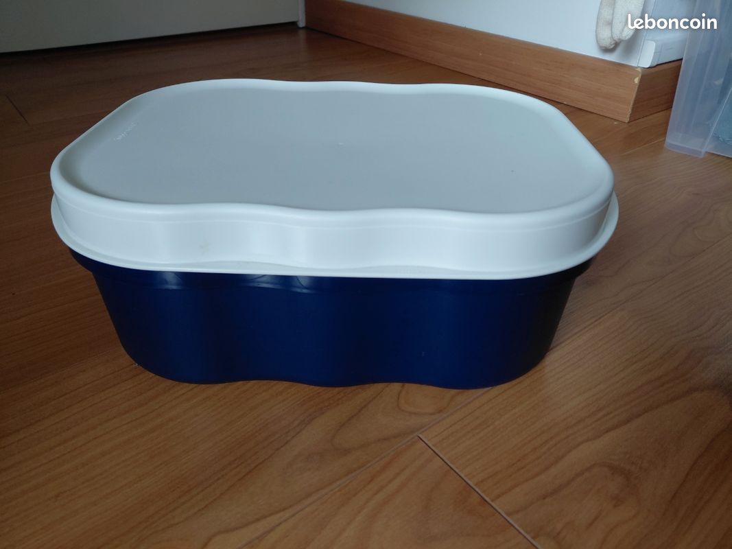 Boîte à pain Tupperware (Gebraucht) in Collombey für CHF 20 - mit Lieferung auf kaufen