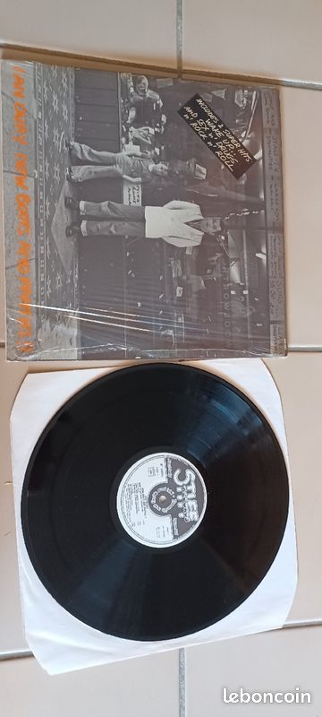 Disque vinyle 33T Ian Dury "new boots and panties" (image 1)
