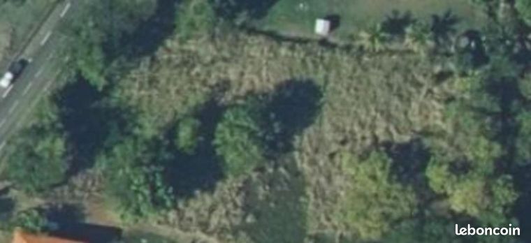 Terrain 760 m² RIVIERE-SALEE
