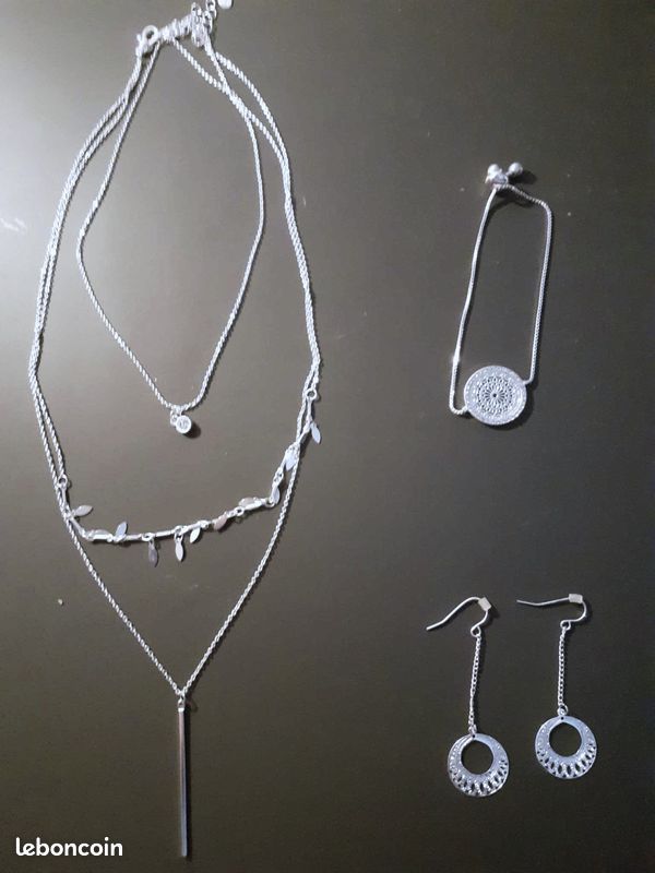 Lot De Bijoux Fantaisie Vintage - Métal, Argenté Et Perles Bakélite - Occasion