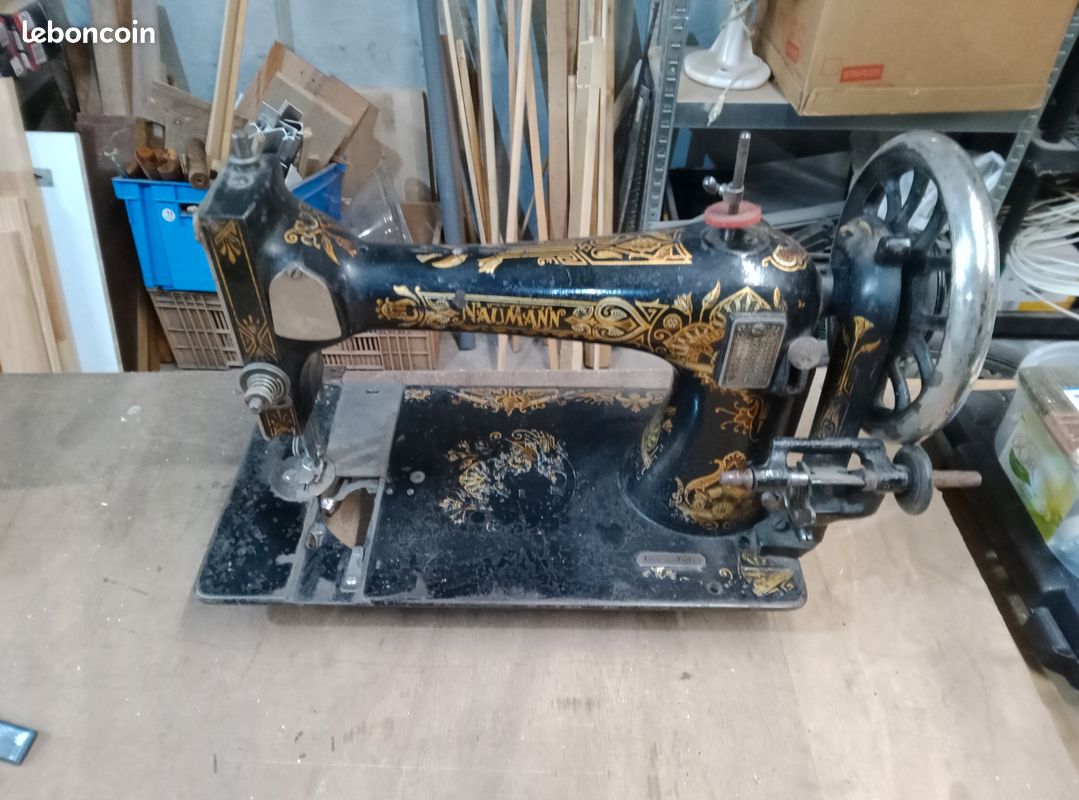 Ancienne machine à coudre - Collection