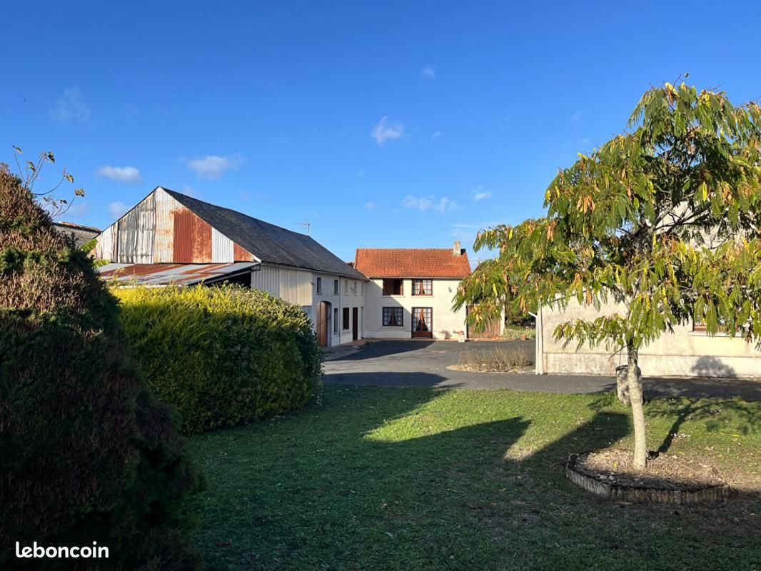 Maison 8 pièces 152 m² · à Cuhon · 152 m² · 123 000 €