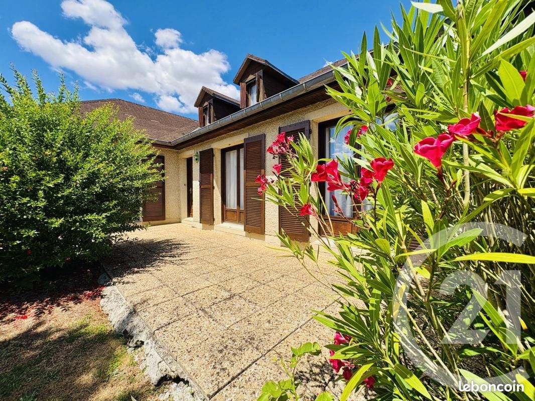 Maison 7 pièces 155 m² · à Peyrat-de-Bellac · 155 m² · 169 900 €