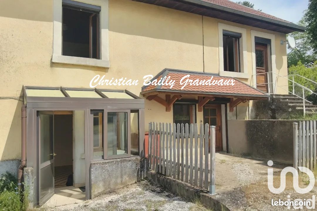 Maison 5 pièces 154 m² · à La Tour-de-Sçay · 154 m² · 139 000 €