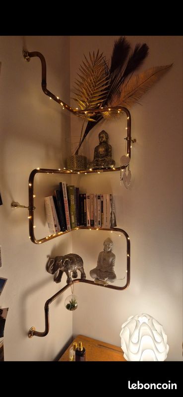 Etagere d'angle cuivre (image 1)