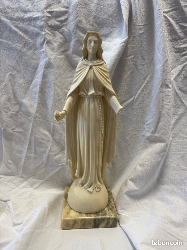 Statue de la vierge en résine (image 1)