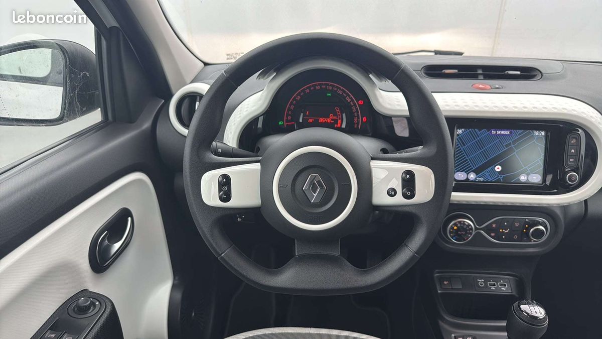 Renault twingo iii sce 65 equilibre (image 21)
