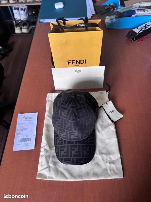 Casquette fendi noir Accessoires Bagagerie