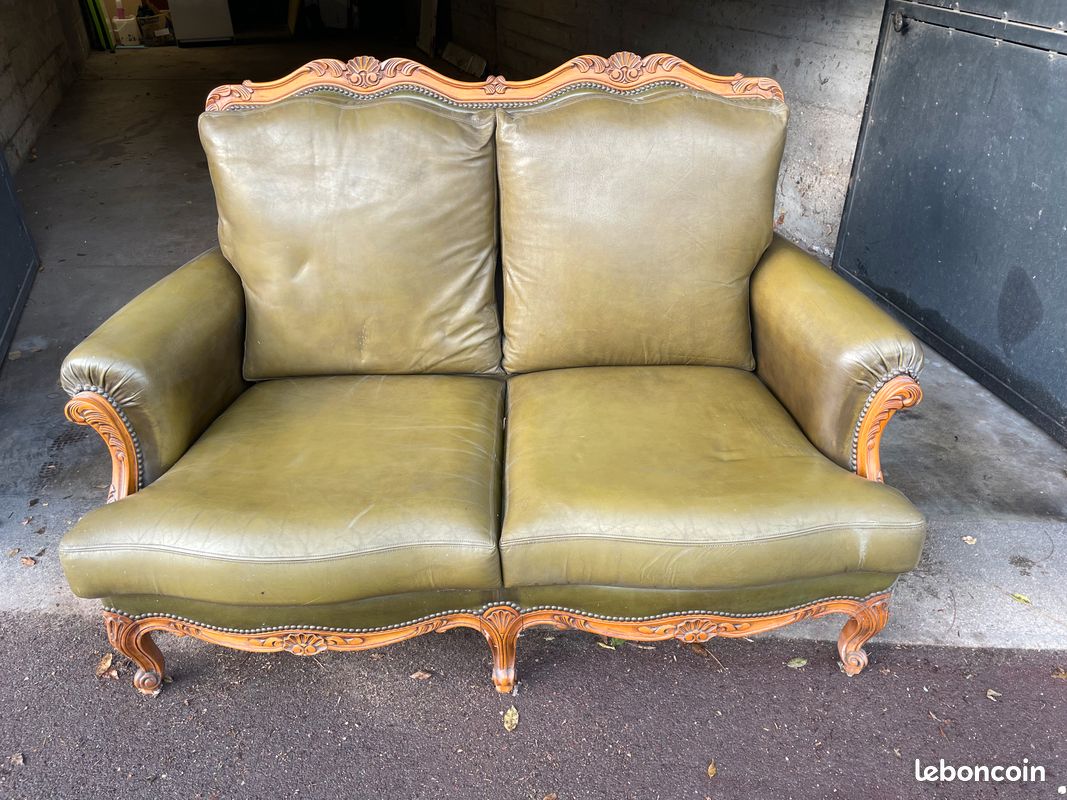 Canapé cuir de type régence (image 1)