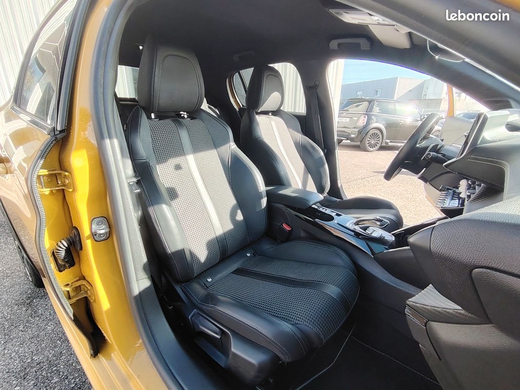 PEUGEOT 208 1.2 100ch GT-Line BVA8 (image 9)