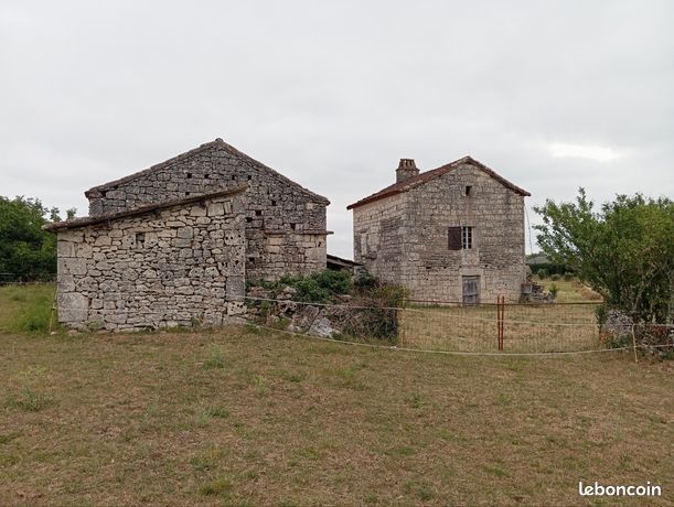 Charmant petit corps de ferme à renover