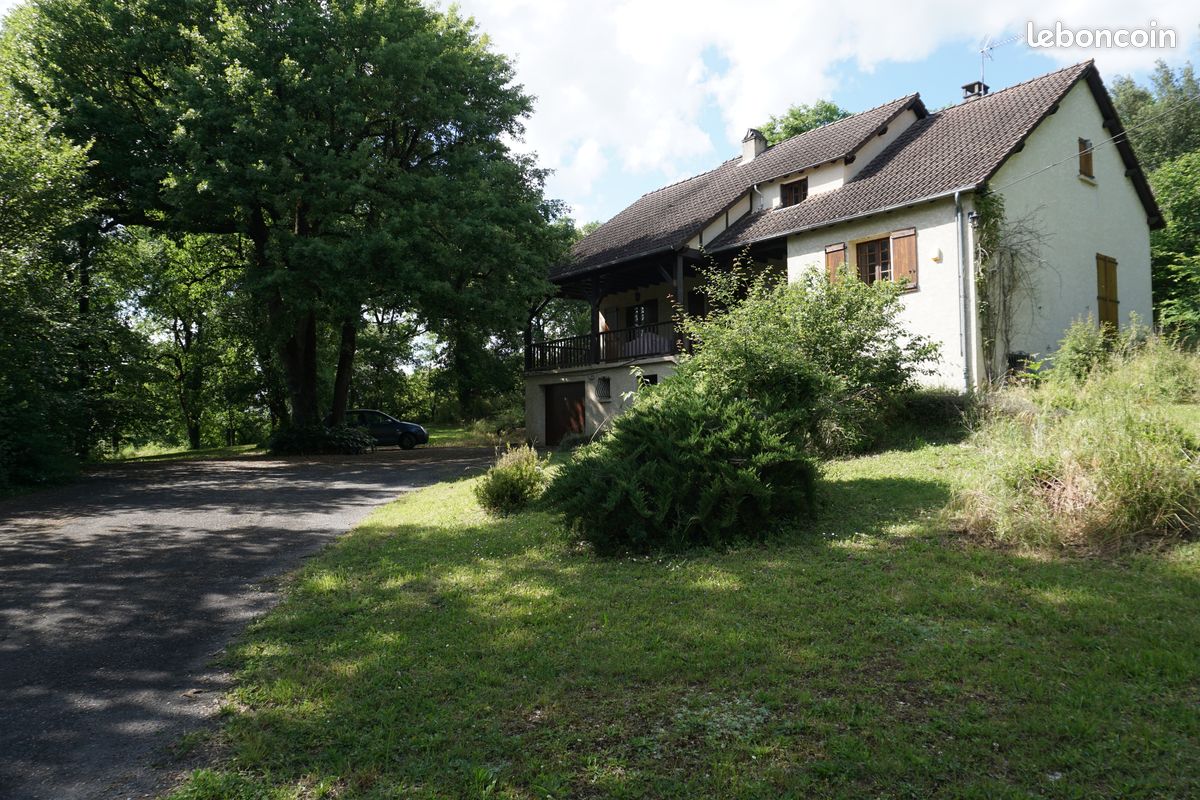 Maison 5 pièces 122 m² · à Tauriac · 122 m² · 200 000 €