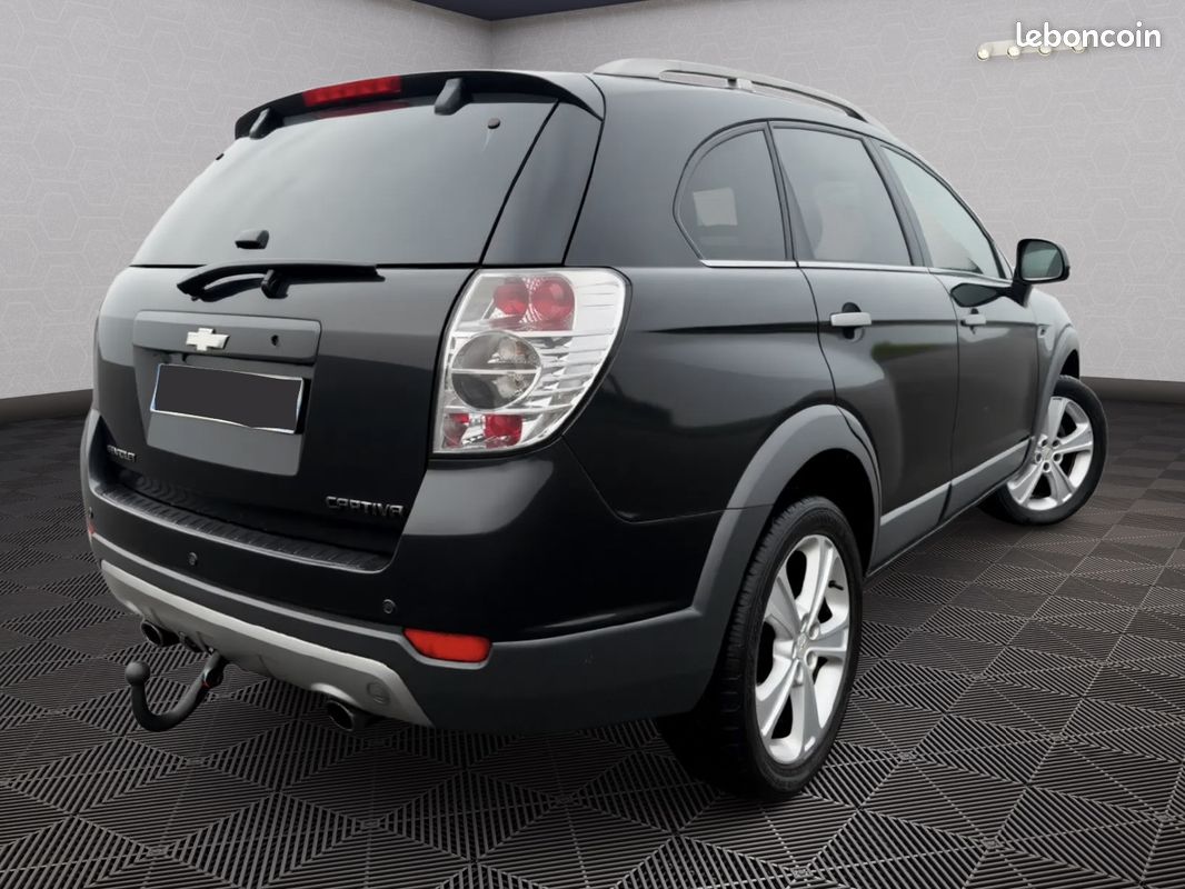 Chevrolet captiva 2.2 d 184 ltz 4wd 7 places - cuir, xenons, camera de recul (image 2)