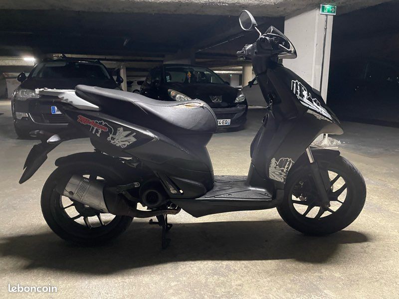 Scooter Piaggo typhoon noir 2019 Motos