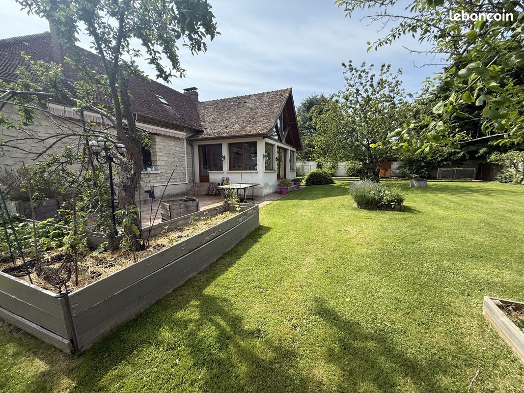 Maison 9 pièces 285 m² · à Orgerus · 285 m² · 765 000 €