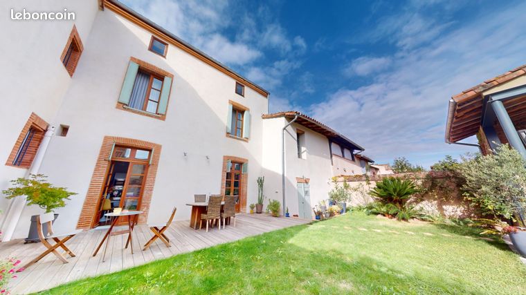 Maison 9 pièces 242 m²