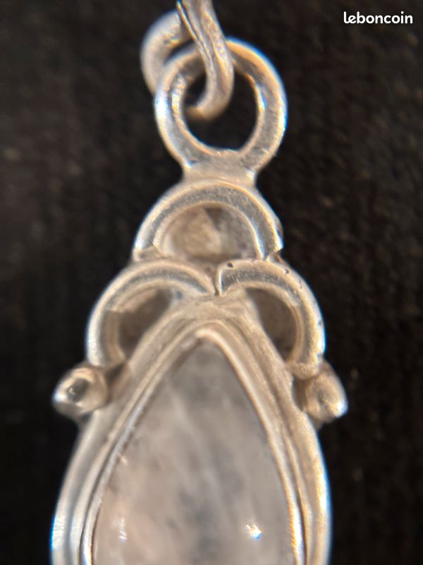 Boucles d'oreilles pendantes avec pierre de lune arc-en-ciel