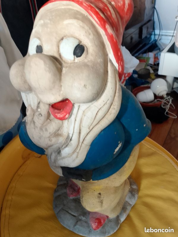 Statut en pierre (image 2)