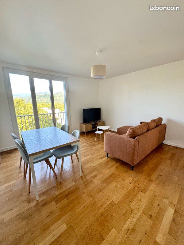 Appartement 4 pièces 68 m² · à Grenoble · 68 m² · 950 €