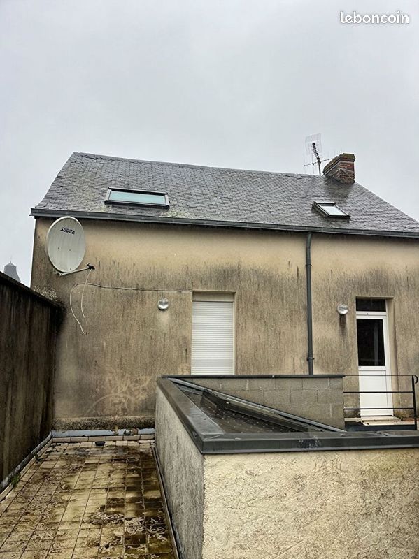 Immeuble 7 pièces 154 m² · à Évron · 154 m² · 91 500 €