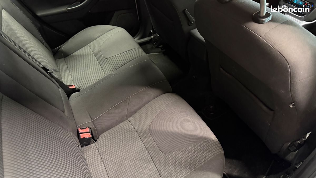 FORD FOCUS SW 1.0 ECOBOOST 125 CH TITANIUM-X START-STOP DISTRIBUTION REMPLACEe (image 8)