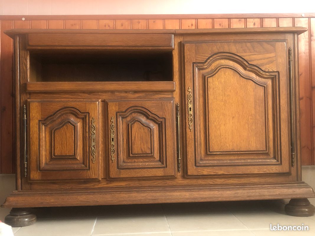 Meuble T.V en chêne (image 1)