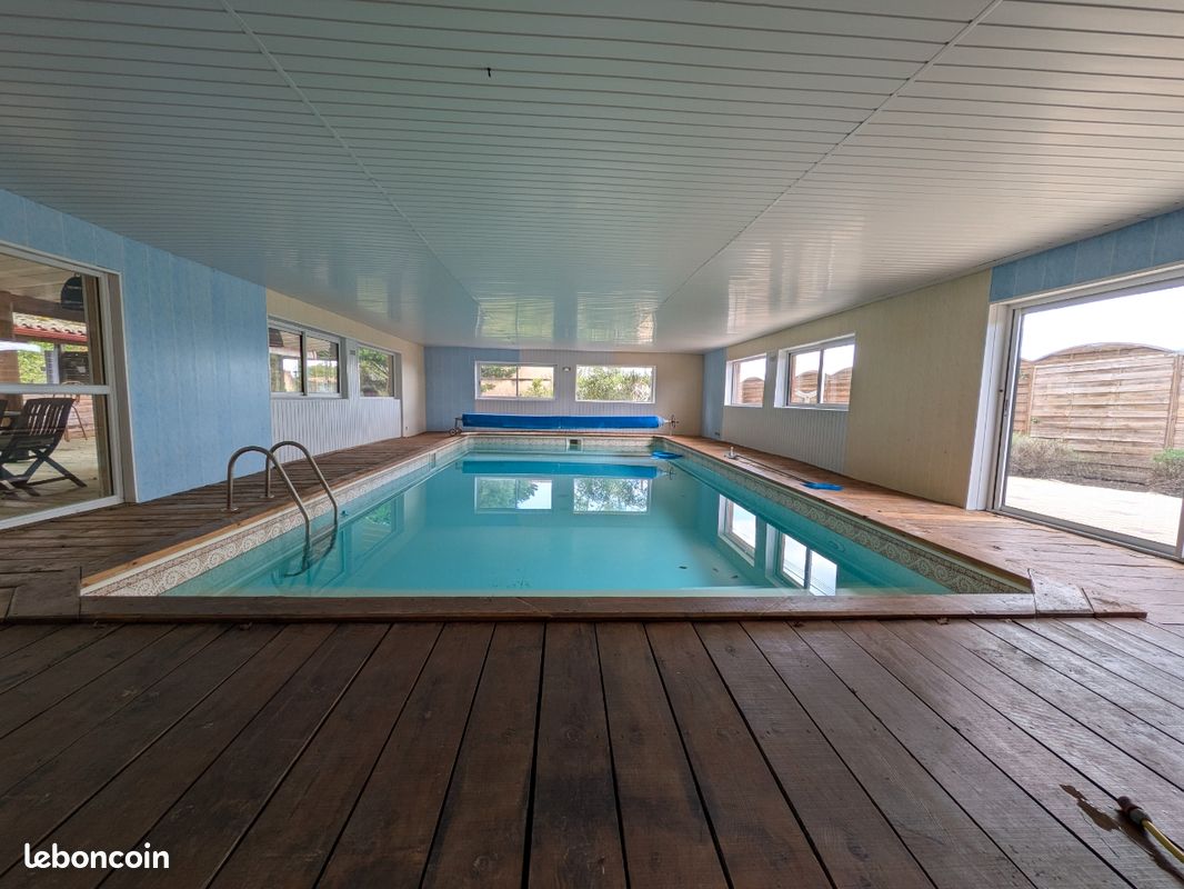 Maison 14 pièces 257 m² · à Échourgnac · 257 m² · 266 000 €