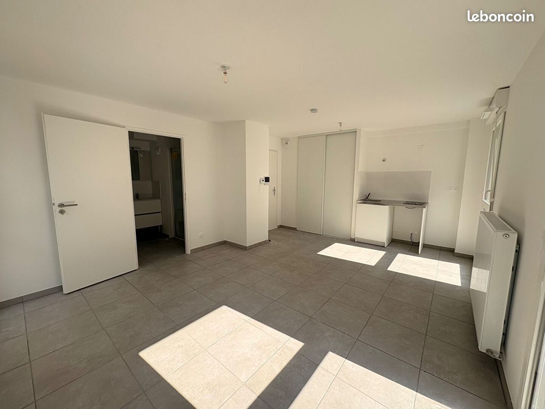 Appartement 1 pièce 27 m² · à Saint-Étienne · 27 m² · 600 €/mois