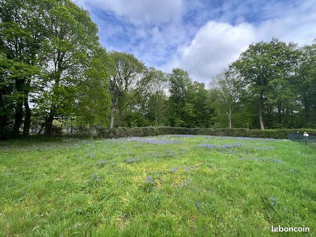 Montigny terrain a vendre bordure de foret · 178 000 €