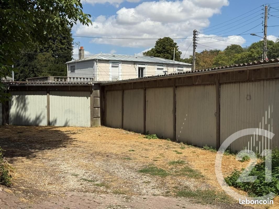 Parking 12 m² · à Mitry-Mory · 12 m² · 65 €/mois