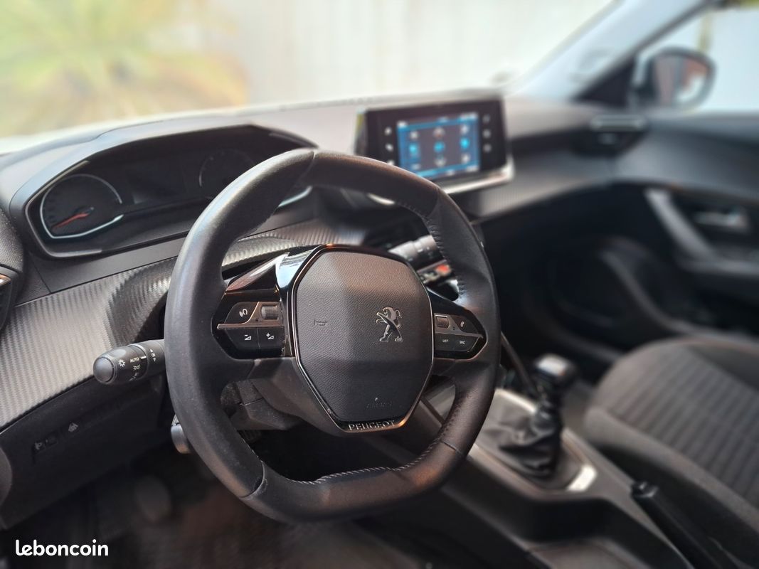 Peugeot 2008-130 cv- CARNET ENTRETIEN PEUGEOT A JOUR- CT VIERGE (image 3)