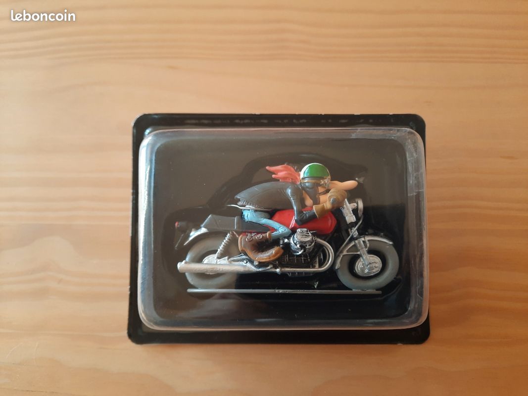 Figurine joe bar team 2 - moto guzzi v7 sport de 1971 - 1/18 (image 7)