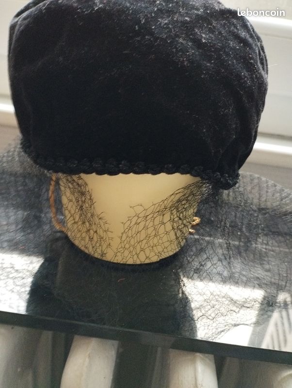 1 Petit Bonnet Velours Noir Poupée avec Tulle Ancien Très Bon Etat (image 4)