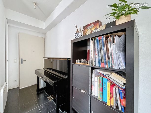 Appartement 1 pièce 25m2 avec parking sécurisé à Floirac (Rive droite)
