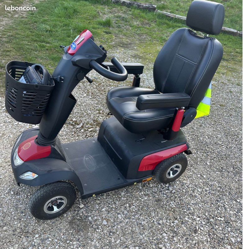 Scooter Médicalisé Invacare Comet Ultra - 4 Roues, électrique, Peu Utilisé Et Révisé