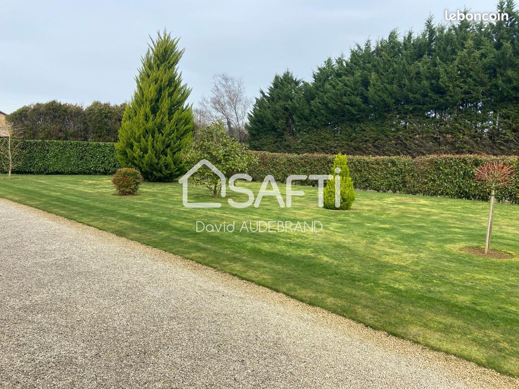 Pavillon 8 pièces 155 m² - Sauzé-Vaussais 79190 (image principale 9)