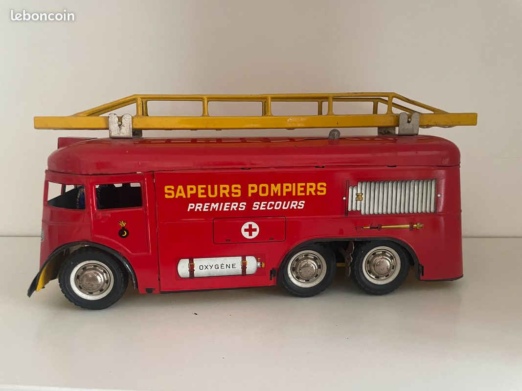 Joustra: camion semi-remorque en tôl... | Jouets et maquettes: enchères