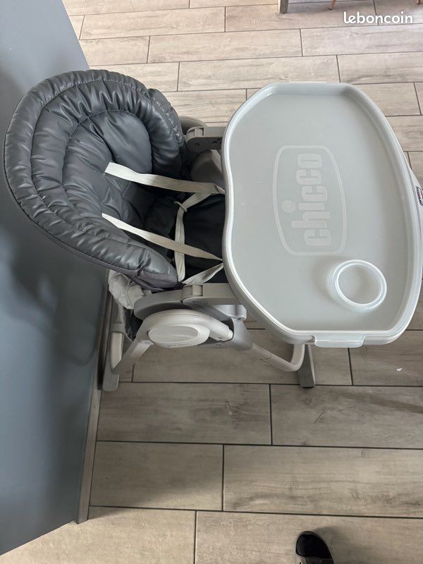 Chaise haute (image 2)