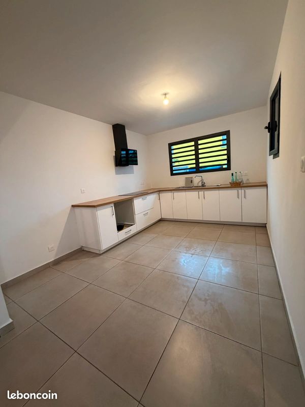 Maison 4 pièces 110 m² · à Saint-Pierre · 110 m² · 1 300 €