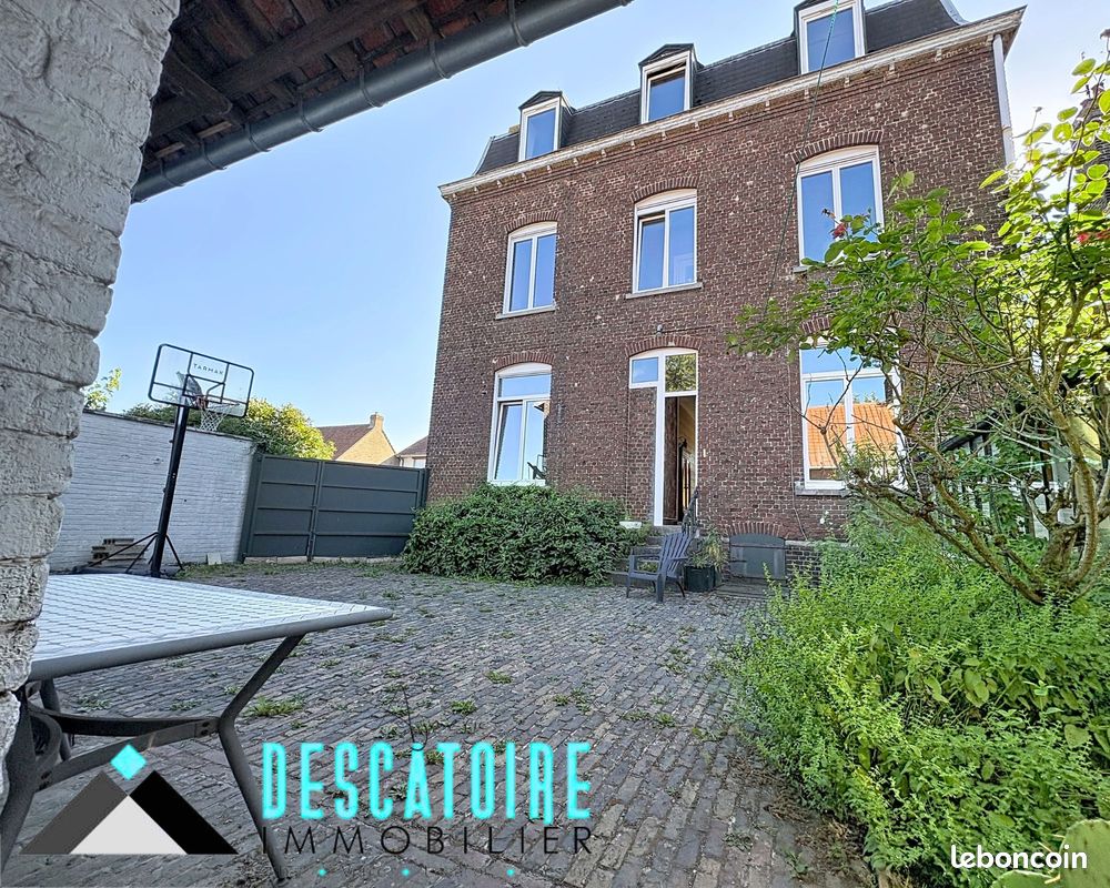 Maison 6 pièces 200 m² · à La Gorgue · 200 m² · 330 000 €