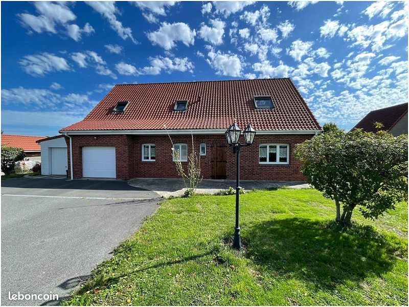 Maison 1 pièce 140 m² · à Holque · 140 m² · 1 275 €/mois