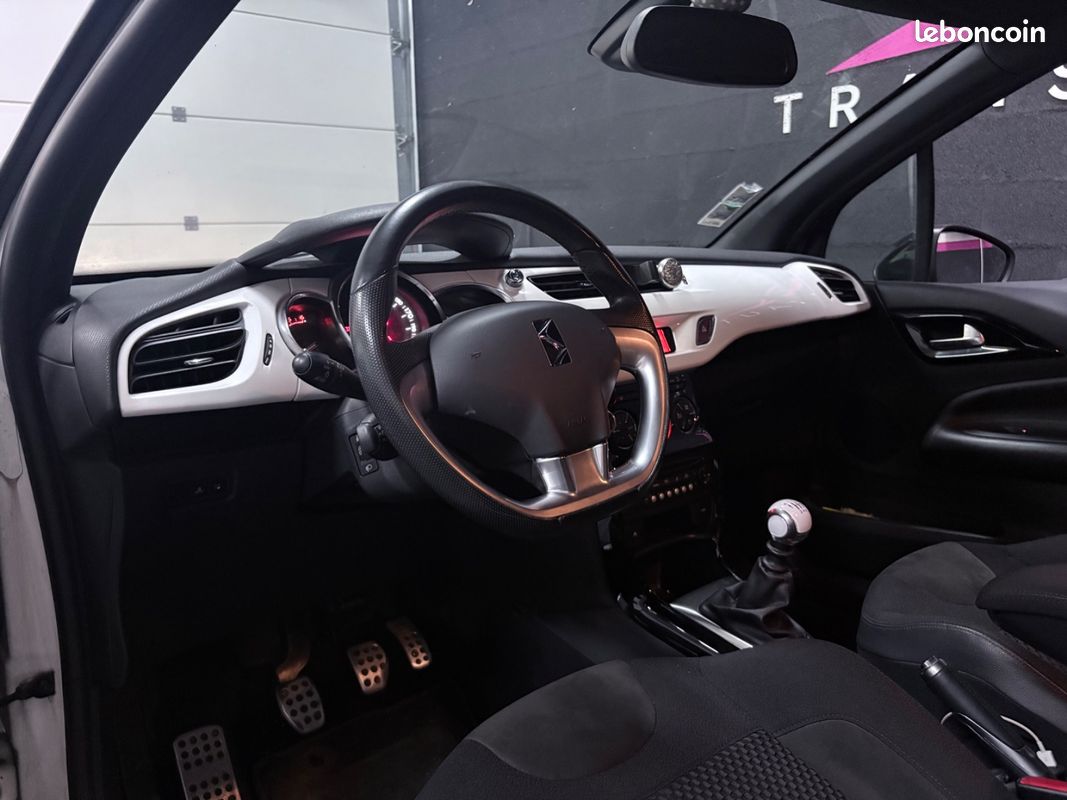 CITROEN DS3 e-HDi 115 Airdream Sport Chic *DISTRIBUTION CHANGEE*ENTRETIEN A JOUR (image 10)