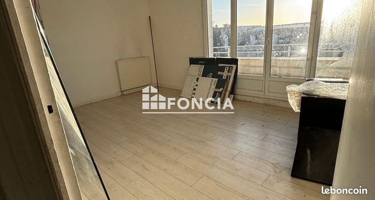 https://img.leboncoin.fr/api/v1/lbcpb1/images/06/25/c6/0625c6ee778e00d4d49e96e9cae6bccd5afefdd3.jpg?rule=ad-image