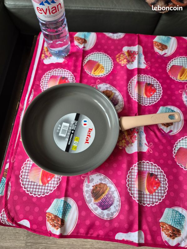Poêle Tefal 28 cm en céramique tout feu + induction neuf avec étiquettes (image 3)