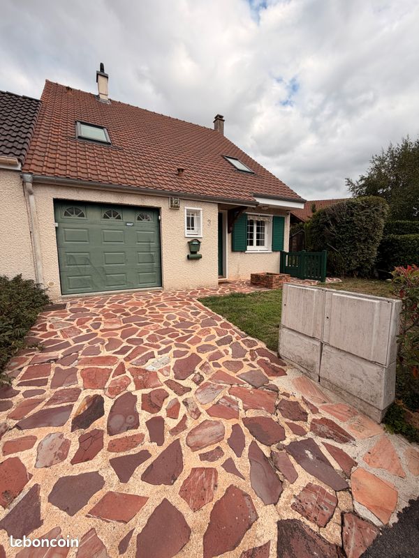 Maison 4 pièces 93 m² · à Saint-Étienne-du-Rouvray · 93 m² · 210 000 €