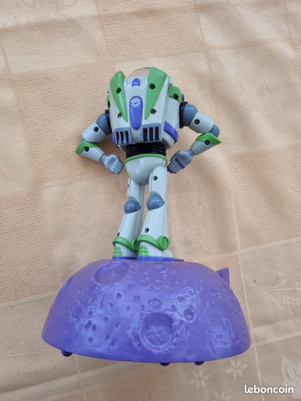 Buzz l'éclair tirelire (image 2)