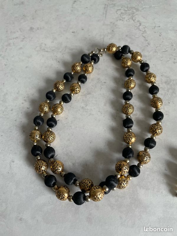 Collier + Boucles oreilles (noir et doré) (image 2)
