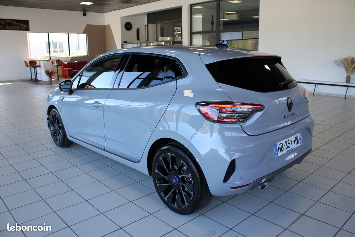 Renault Clio 1.0 Tce 90 ch Esprit Alpine ( Gris Rafale / 1er Main / Android Auto /Camera de recul) (image 8)